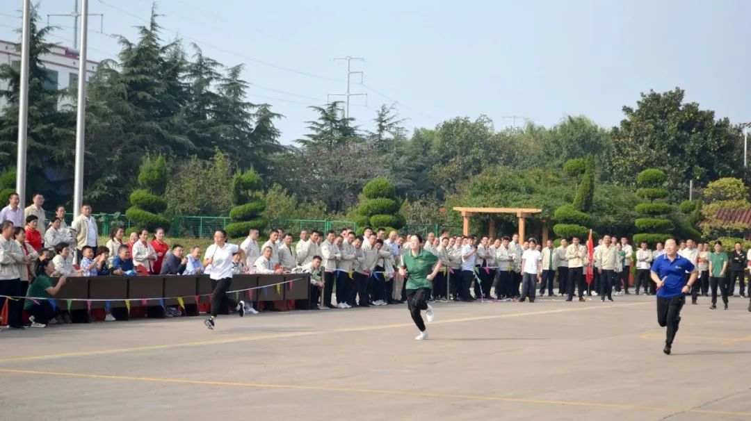 经过各队运动员们的奋力角逐，最6.png